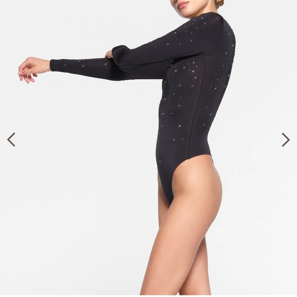 SWAROVSKI X SKIMS JELLY SHEER LONG SLEEVE CREW NECK BODYSUIT | ONYX - Picture 3 of 7
